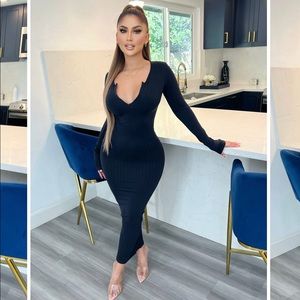 💕😍❤️MAKE AN OFFER! BLACK V NECK MAXI DRESS❤️💕